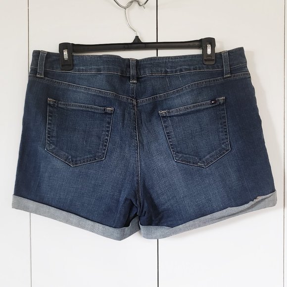 Tommy Hilfiger Cuffed Jean Shorts, Size 14 - Picture 3 of 5